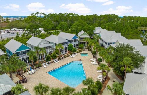 Port St. Joe House | Pet Friendly Beach House - Sandy Toes by Panhandle Getaways