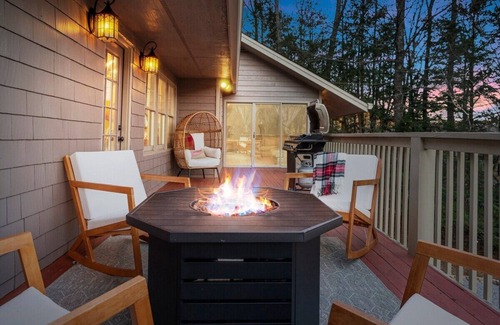 Big Canoe Cabin | Pet Friendly Cabin: Hot Tub, Game Room, Fire Pits