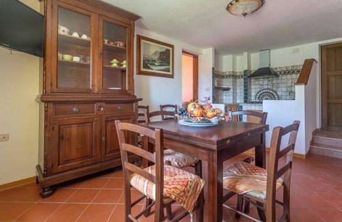 Roccastrada Villa | Pet-Friendly Finca Etrusco with Mountain View, Pool, Garden & Wi-Fi