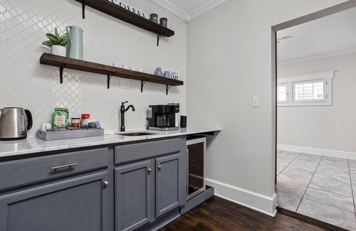 Old Northside House | Pet Friendly, Fire Pit, Corn-hole | Indy Heritage House