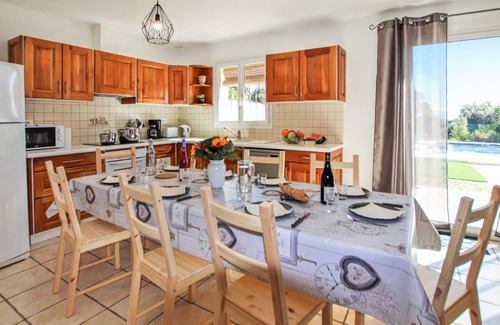 Rochefort-du-Gard House | Pet friendly home in Rochefort du Gard