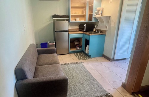 Melbourne Apartment | Pet Friendly Guesthouse Near the Beach/Downtown