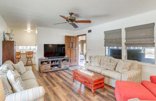 Higden House | Pet-Friendly Higden Getaway Less Than 1 Mi to Marina!