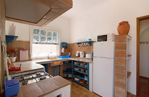 Charneca House | Pet-Friendly Holiday Home 'Algarve Rural 2Br Villa' with Shared Terrace