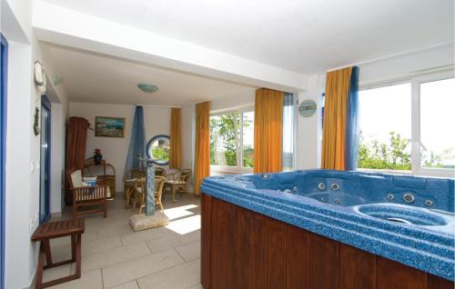 Cara House | Pet Friendly Home In Cara