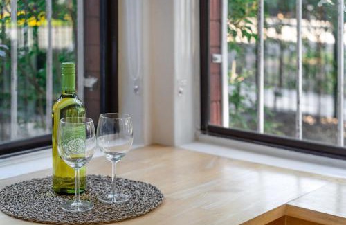 Bellevue Hill Apartment | Pet-Friendly Home Just Minutes from Bondi Beach