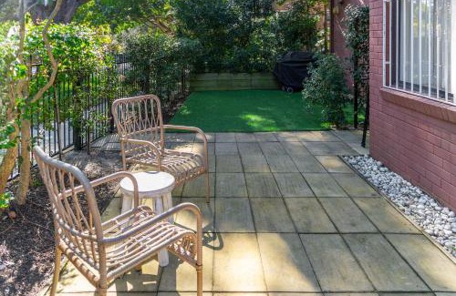 Bellevue Hill Apartment | Pet-Friendly Home Just Minutes from Bondi Beach