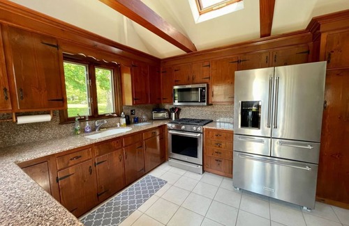 North Chatham House | Pet friendly home with large backyard!