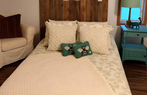 Rainbow CDP Other | Pet Friendly Impressive Safari Tent with Hot-tub in Rainbow, California
