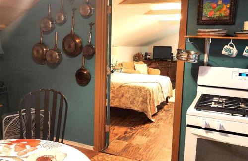 Rainbow CDP Other | Pet Friendly Impressive Safari Tent with Hot-tub in Rainbow, California