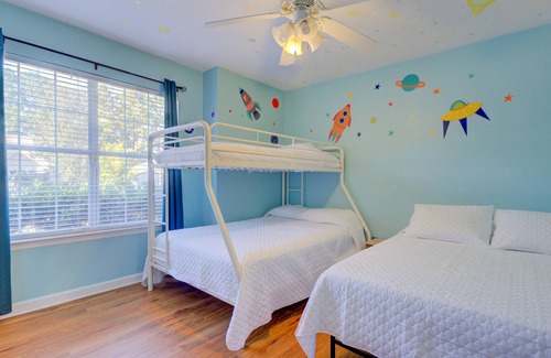 Killearn Lakes House | Pet-Friendly in Quite Neighborhood