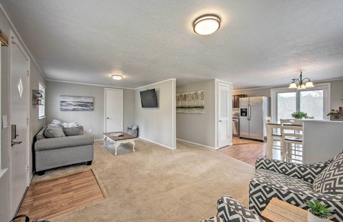 Jefferson Cottage | Pet-Friendly Jefferson Retreat < 1 Mi to Lake!