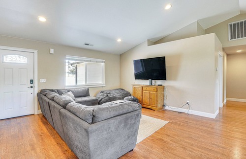 Klamath Falls House | Pet-Friendly Klamath Falls Home w/ Private Yard!