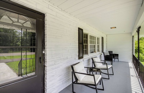 Knoxville House | Pet-Friendly Knoxville Rental w/Fenced Yard!