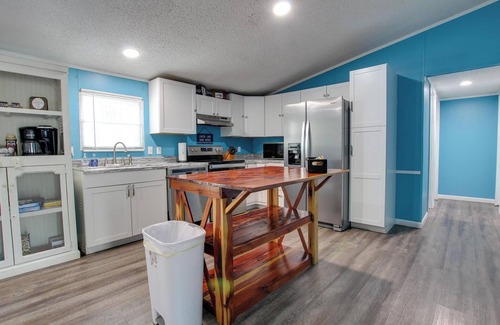 Crane Hill House | Pet Friendly! Lakefront - Crooked Creek Retreat
