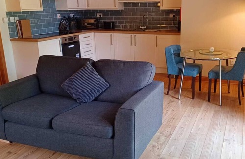 Little Stukeley Apartment | Pet Friendly Lodge for 2 Guests