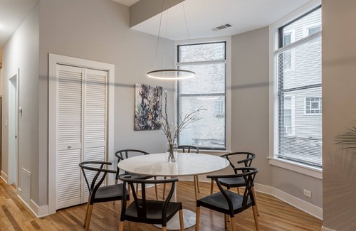 Old Town House | Pet-Friendly Mansion in the Heart of Old Town - Sleeps 30! by RedAwning