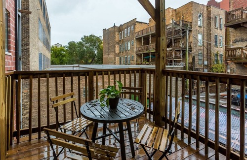Old Town House | Pet-Friendly Mansion in the Heart of Old Town - Sleeps 30! by RedAwning