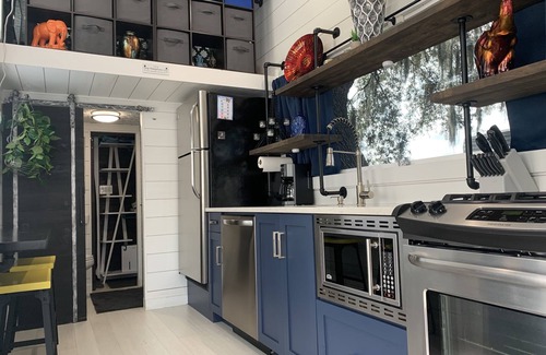Clermont Villa | Pet Friendly, Modern Tiny Home in Vibrant Clermont!