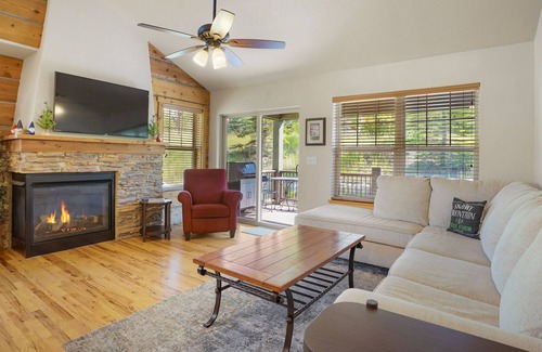 Rendezvous House | Pet-Friendly Mountain Escape with Gorgeous Views, Private Hot Tub, Garage