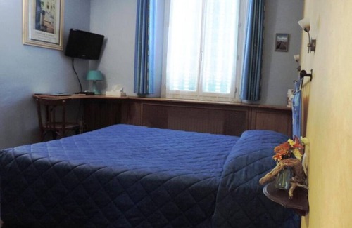 Digne-les-Bains Hotel | Pet-Friendly Room Close to Musée Gassendi