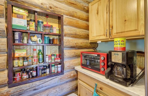Regina Cabin | Pet-Friendly & Secluded Regina Cabin!