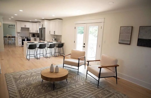 Matthews House | PET FRIENDLY - Southern Cape Cod Home