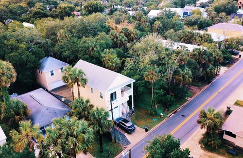 St. Augustine Cottage | Pet Friendly-Steps To Downtown-Oversized Balcony