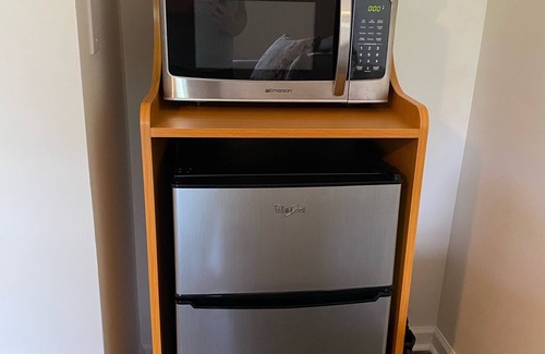 Jamestown House | Pet friendly suite that overlooks Lake Cumberland's Safe Harbor Jamestown #107