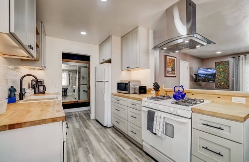 Meyers House | Pet Friendly & Tranquil Home with Hot Tub