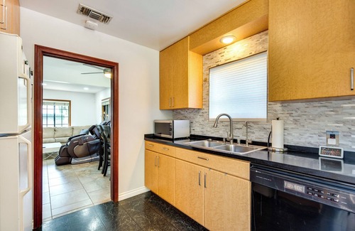 Lake Balboa House | Pet-Friendly Van Nuys Home w/Patio & Fire Pit