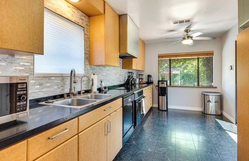 Lake Balboa House | Pet-Friendly Van Nuys Home w/Patio & Fire Pit