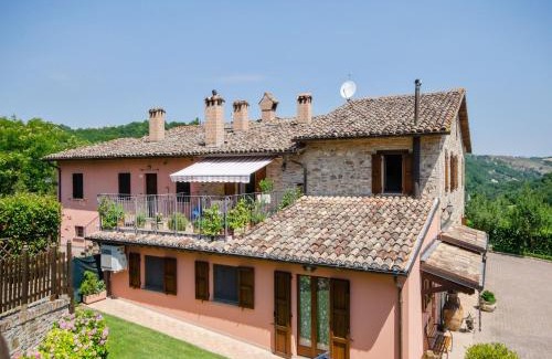 Urbino House | Pet-Friendly Villa with Pool
