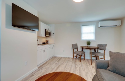 Wareham Apartment | Pet-Friendly Wareham Retreat Near Onset Beach!