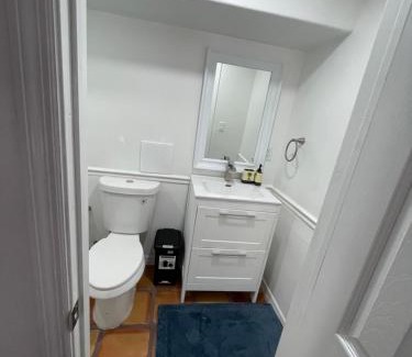 Ives Estates Apartment | Petit houze