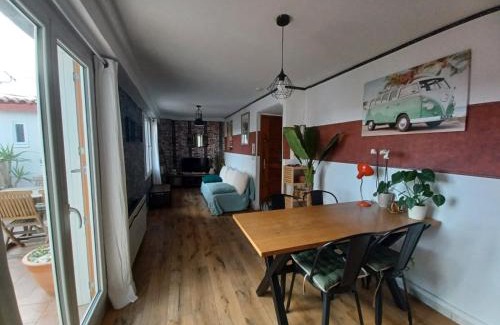 Beziers City Centre Apartment | Petit nid perché très cosy au centre de Béziers