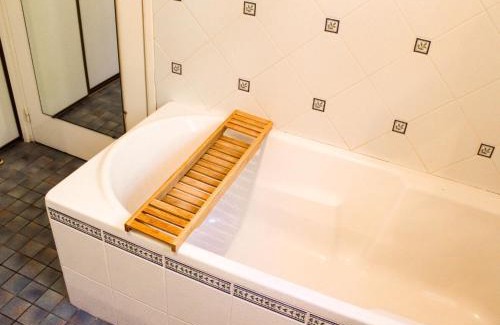 Bossugan House | Petit Vaure