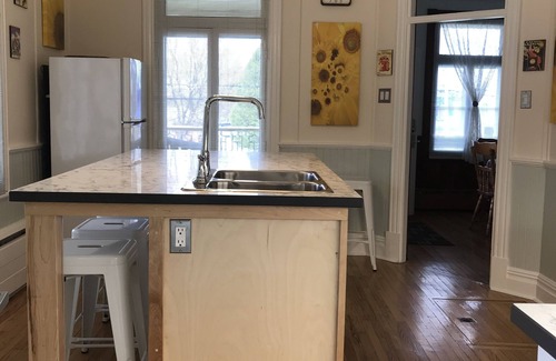 Chateau-Richer Cottage | Petite Maison dans la Prairie