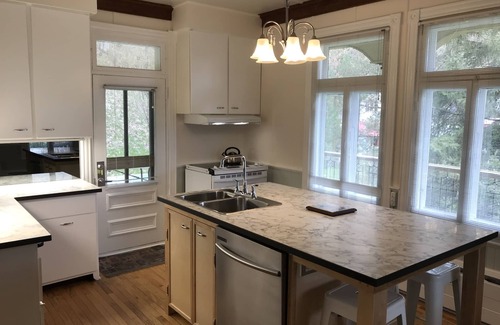Chateau-Richer Cottage | Petite Maison dans la Prairie