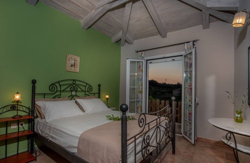 Psarou Cottage | PETOUNIA COTTAGE .....ILYESSA COTTAGES TRADITIONAL HOUSES AND STYLE
