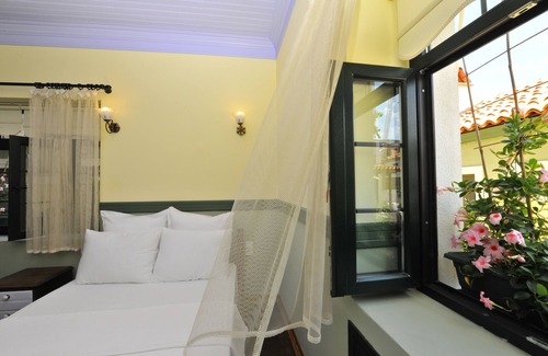 Gokceada Hotel | Petrino Gokceada Hotel & Kitchen