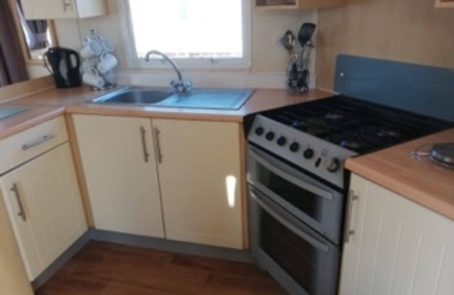 Heacham House | Pets Stay Free 3 Bedroom Caravan at Heacham Beach