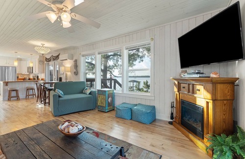 Navarre House | PETS WELCOME VERY QUIET on the Water of PNS Bay minutes from Navarre Beach
