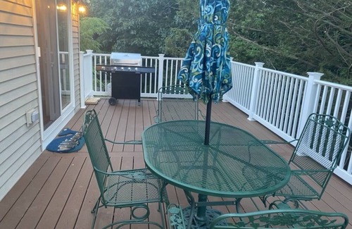 Saunderstown House | Pettaquamscutt Lake - 4 Bedroom, 2 Full Bath, Central Air