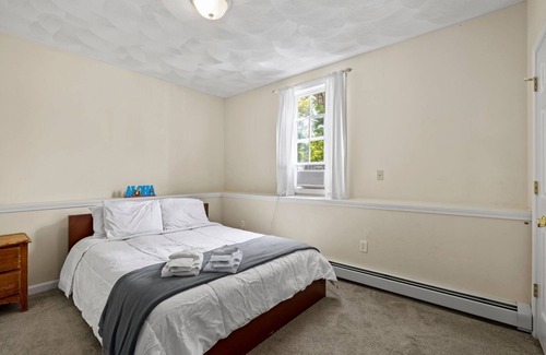 Saunderstown House | Pettaquamscutt Lake - 5 Bed, 2 Full Bath, Spacious and Ready to Rent!