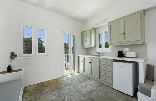 Piso Livadi Apartment | Phaedrus Living Paros Residences 10