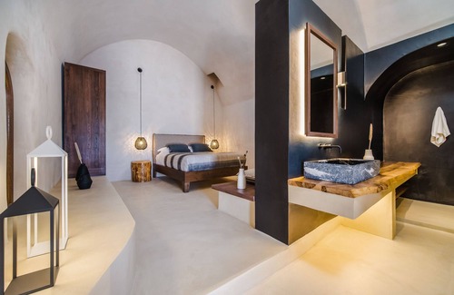 Pyrgos House | Phaos 1870 A Restored Winery