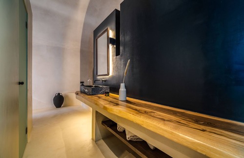 Pyrgos House | Phaos 1870 A Restored Winery