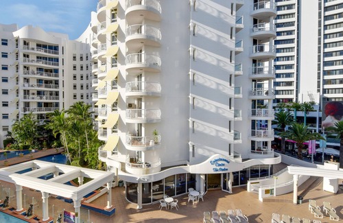 Broadbeach Apartment | Phoenician Resort