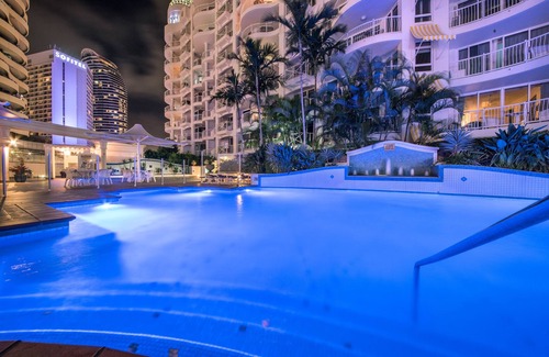Broadbeach Apartment | Phoenician Resort
